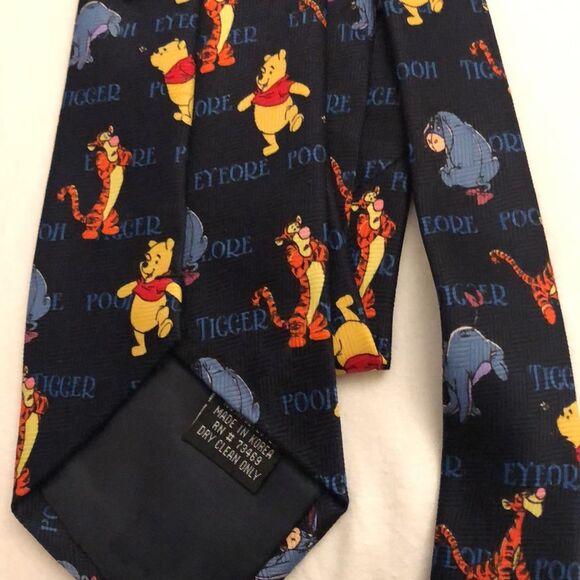 Beautiful Whinny the Pooh tie - Picture 4 of 4